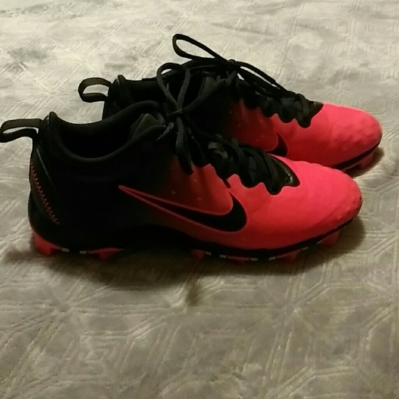 girls red softball cleats